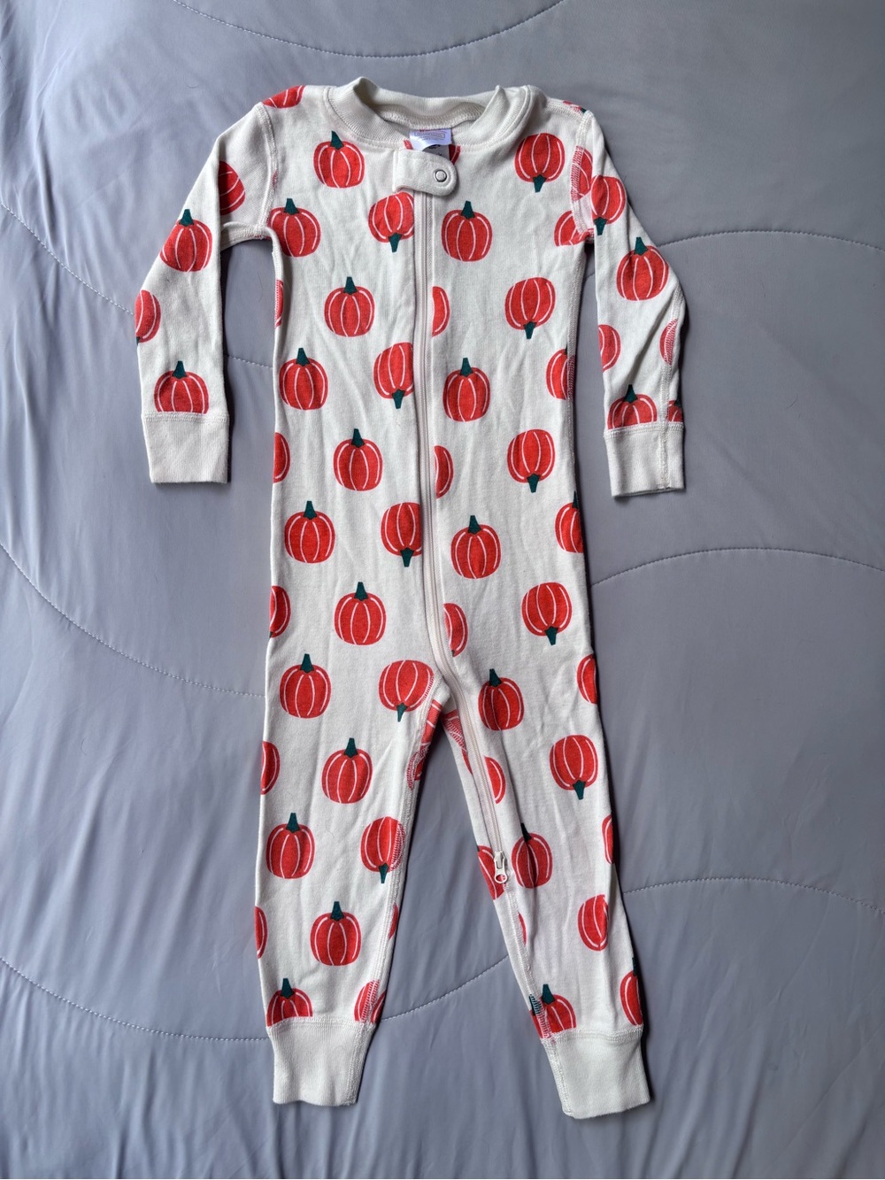 🎉bundle 3 or more items for 50% discount!🎉 Hanna Andersson pumpkin print pajamas
